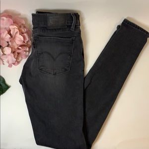 Levi’s 710 super skinny 36 / 30 women’s Jeans